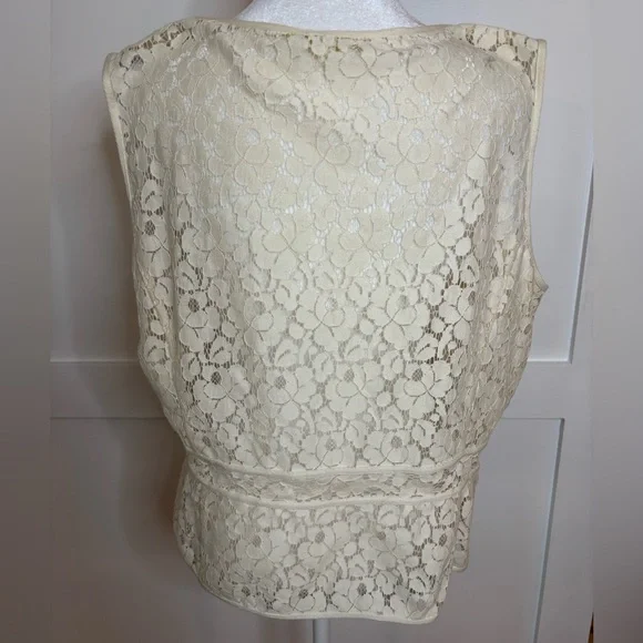 Chic Lace Tank Top in Cream size large, perfect for layering - Picture 2 of 6